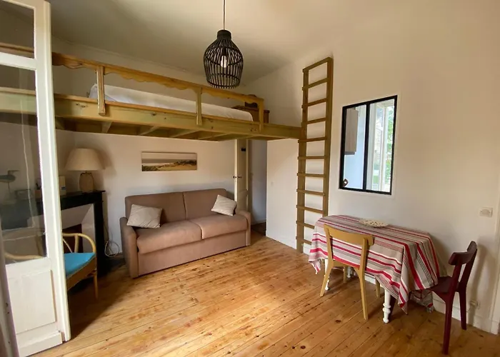 Pretty Cocoon With Two Balconies Apartment