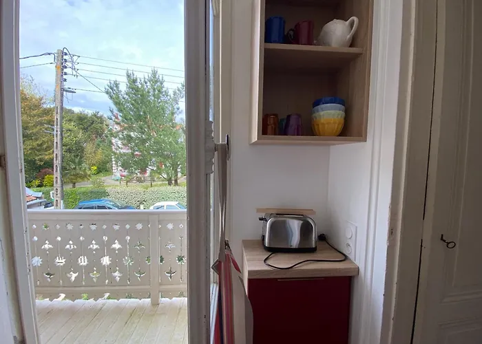 Apartment Pretty Cocoon With Two Balconies *