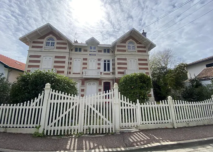 Pretty Cocoon With Two Balconies Apartment Arcachon